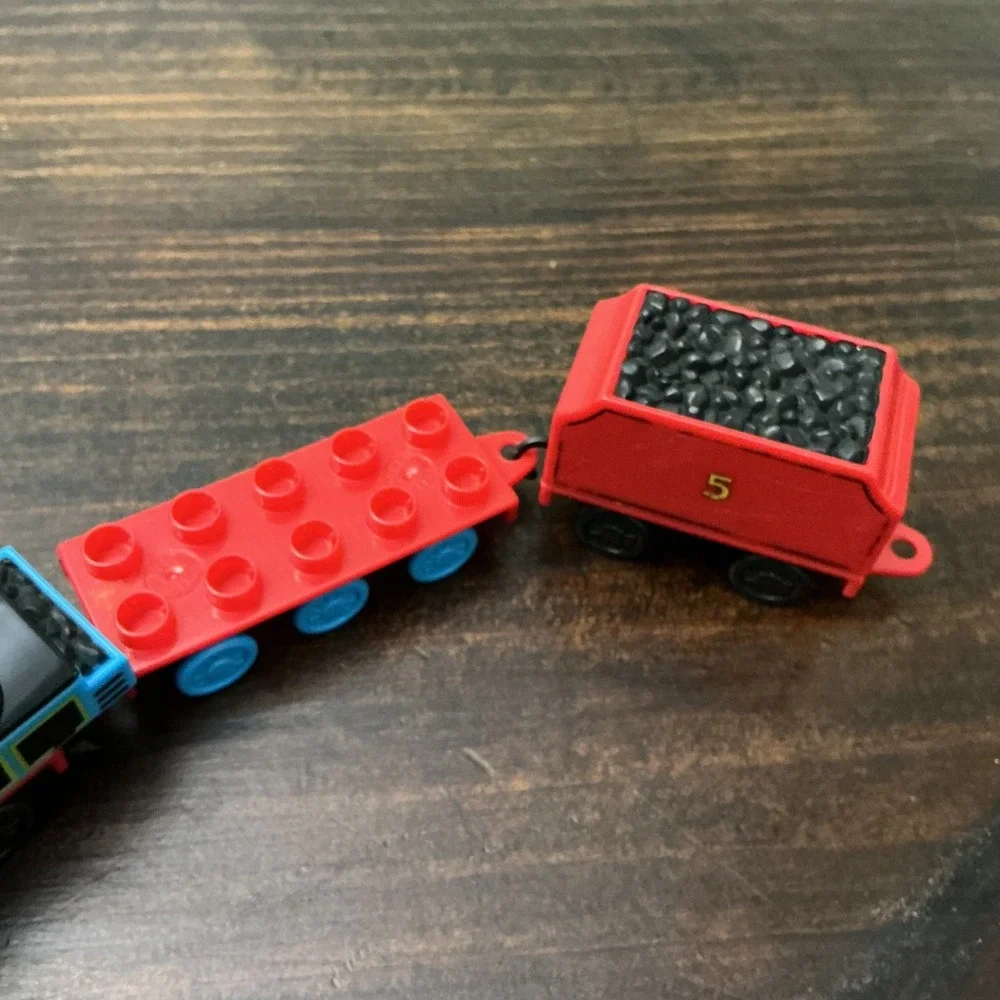 Thomas the Tank Engine Mega Bloks Train Set with Flatbed and Coal Tender 5